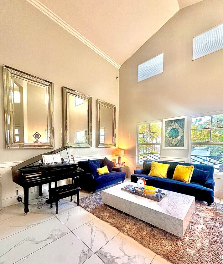 Foto principal - 1875 Meeks Bay Dr