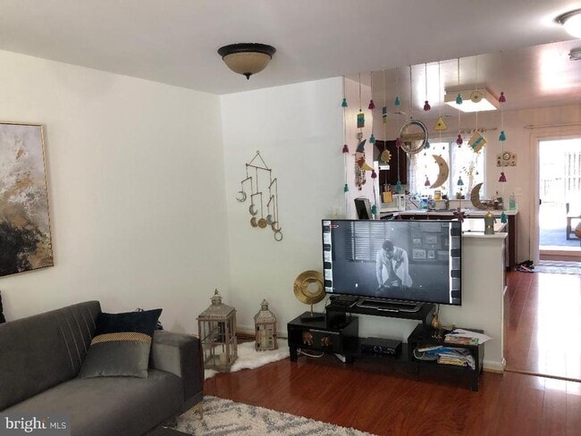 Building Photo - 42994 Beachall St