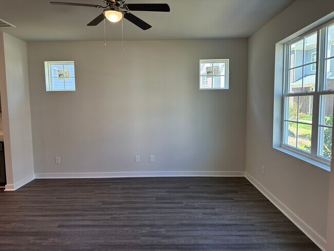 Living Room - 810 Laurel Gate Dr