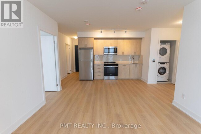 Photo du bâtiment - 2545-2545 Simcoe St N