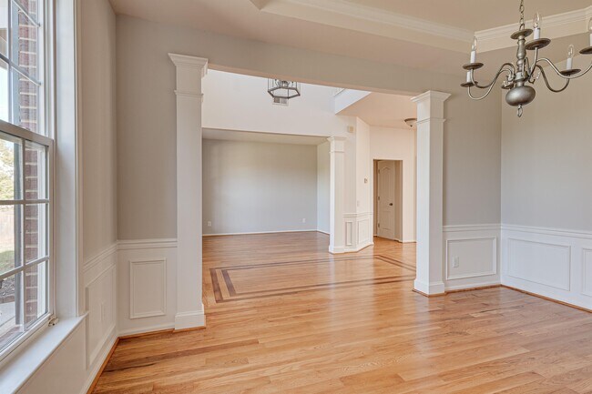 Building Photo - 2215 Axford Ln