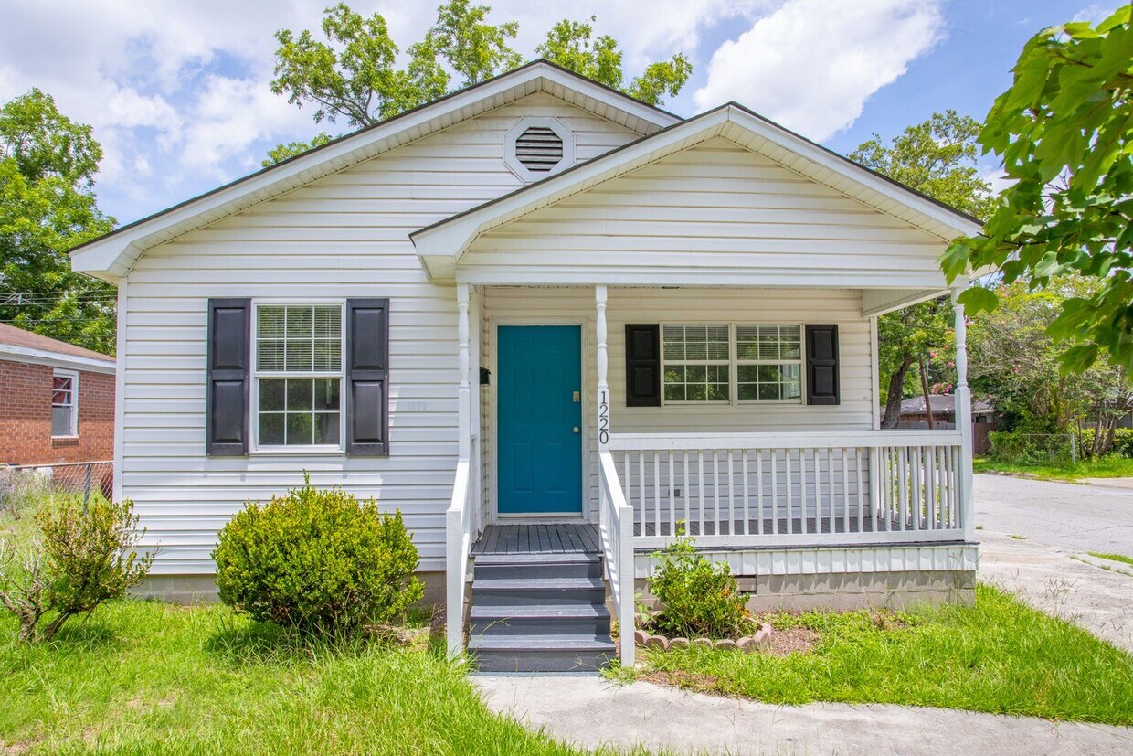 Foto principal - Updated 3BR/2BA Home in Edgemere | Corner ...
