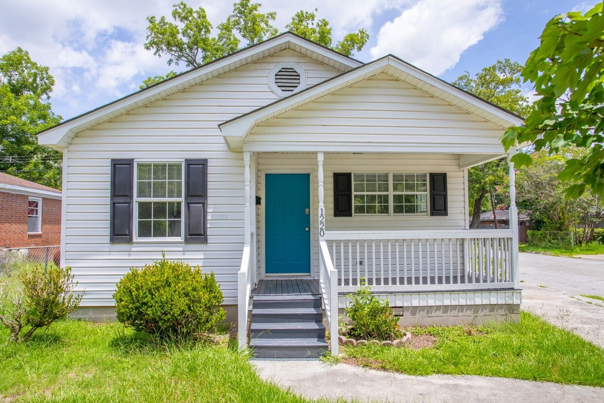 Primary Photo - Updated 3BR/2BA Home in Edgemere | Corner ...
