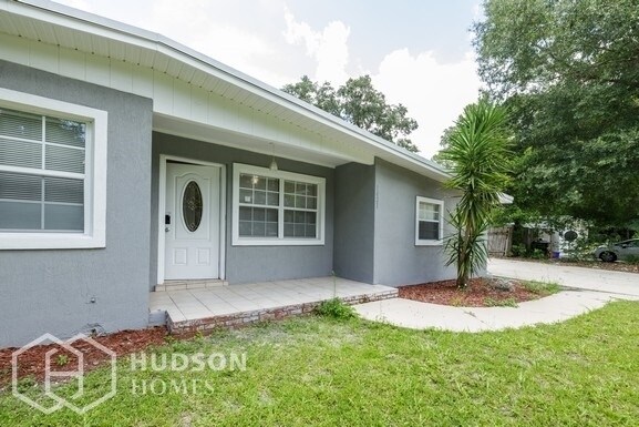 Building Photo - NOW AVAILABLE! 1421 Ne 17Th Ave, Gainesvil...