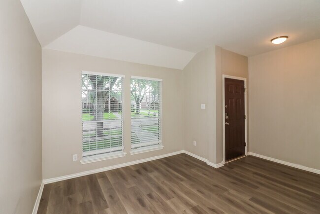 Building Photo - 1427 Waterside Village Drive