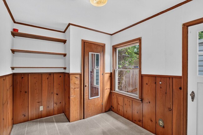 Building Photo - 2124 NE 78th Ave