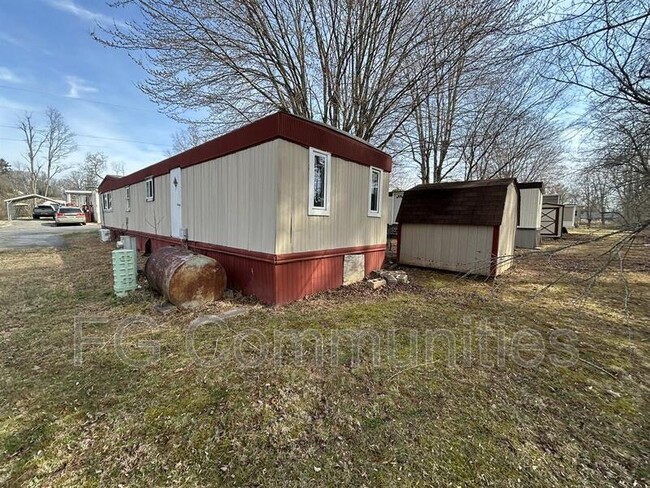 Building Photo - 20 Altamont Ridge Dr