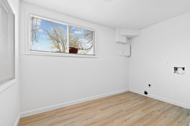 Building Photo - 1328 S Coffman St