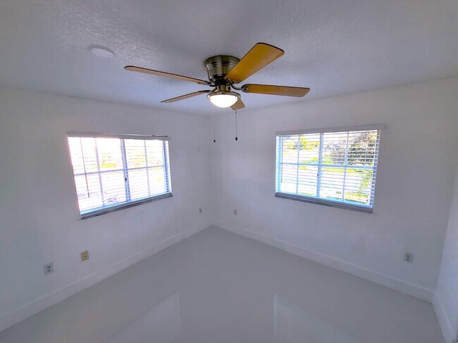 Foto del edificio - 19340 SW 103rd Ct