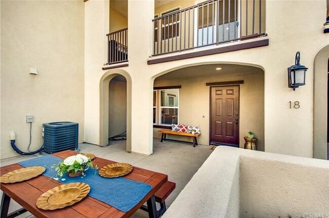 Enclosed Patio #1 - 1530 W 1st St
