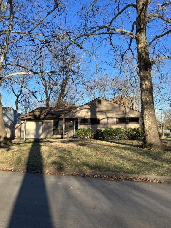 Foto principal - 2520 SW Mission Ave