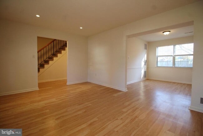 Building Photo - 6069 Ponhill Dr