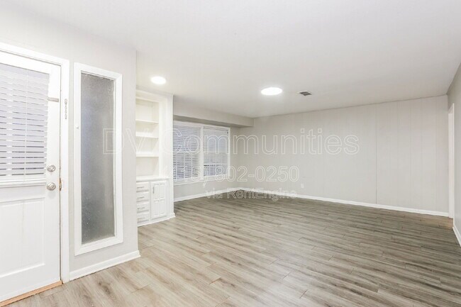 Foto del edificio - 2901 Creston Ave