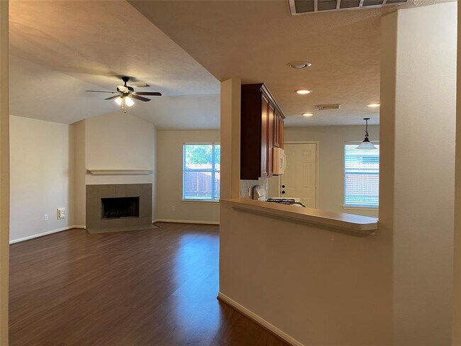 Foto del edificio - 9015 Ferndale View Dr