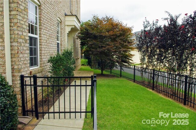 Foto del edificio - 916 Gardners Way