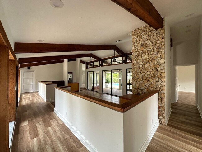 Foto del edificio - 7243 Encina Ln