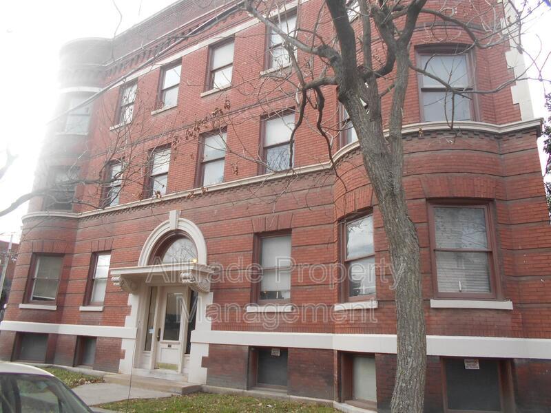 Primary Photo - 1478 St James Ct