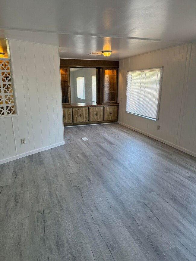 Foto del edificio - 3 bedroom 2 bath home in quiet neighborhood