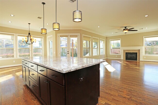 Foto del edificio - 1611 Wakefield Dr