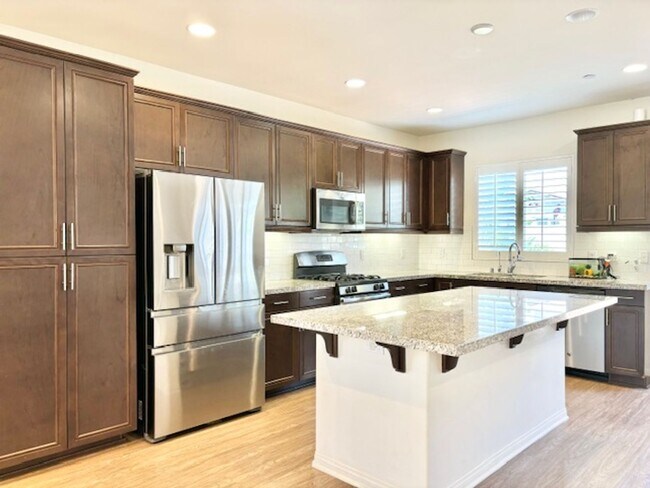 Foto del edificio - Riverpark | 4Bed + 3Bath | Oxnard | Whalen