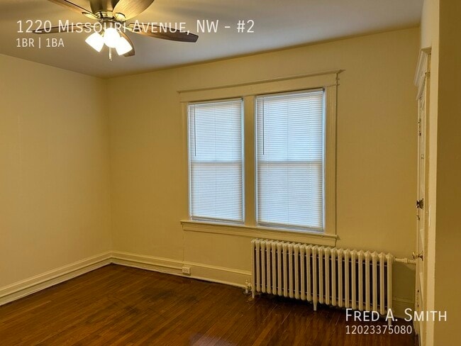 Building Photo - One Bedroom Apartment Plus Den Available Now!
