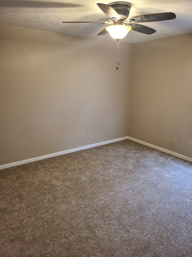 Building Photo - 2702 Carrington Ln