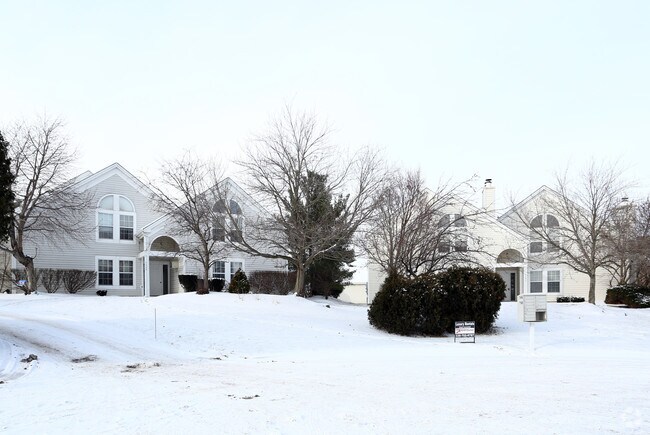 Building Photo - 7496-7500 Huntington Dr