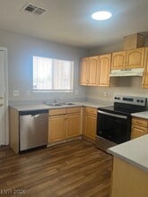 Building Photo - 807 Lawry Ave