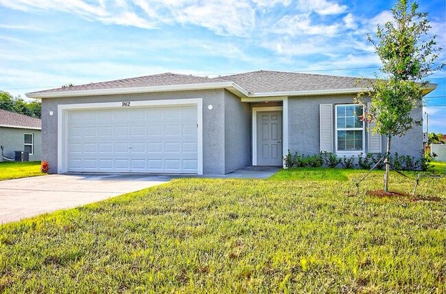 Building Photo - 1292 SW Lawndale Ave