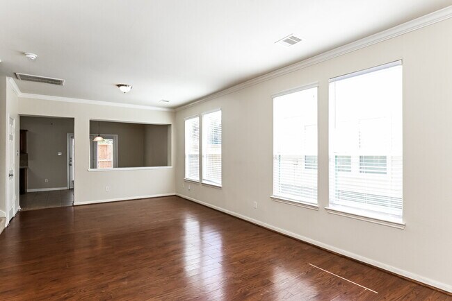 Foto del edificio - 8131 Barnes Ridge Ln