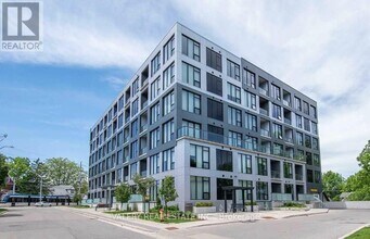 Building Photo - 690 King St W