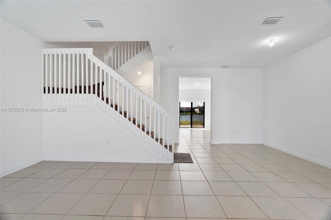 Foto del edificio - 10108 SW 228th Terrace