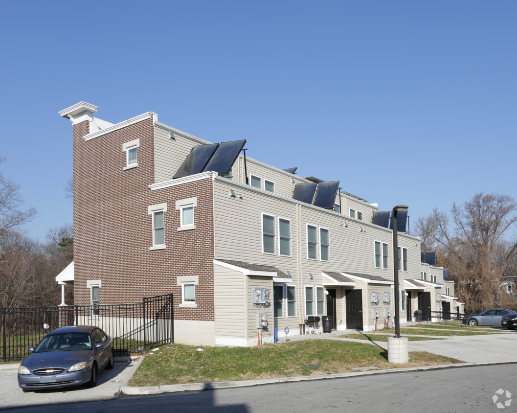 Building Photo - 7129 Greenway Ave