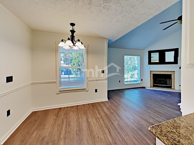 Building Photo - 126 Walton Village Dr