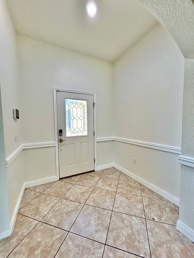 Foto del edificio - Designed for Living! 4beds, 2baths, attic ...