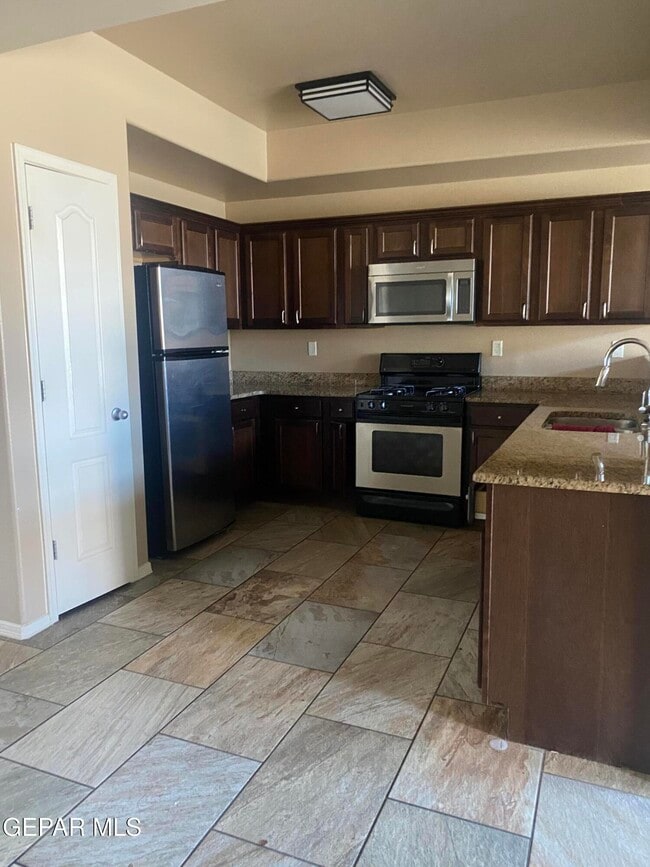 Foto del edificio - 7732 Maple Landing Court