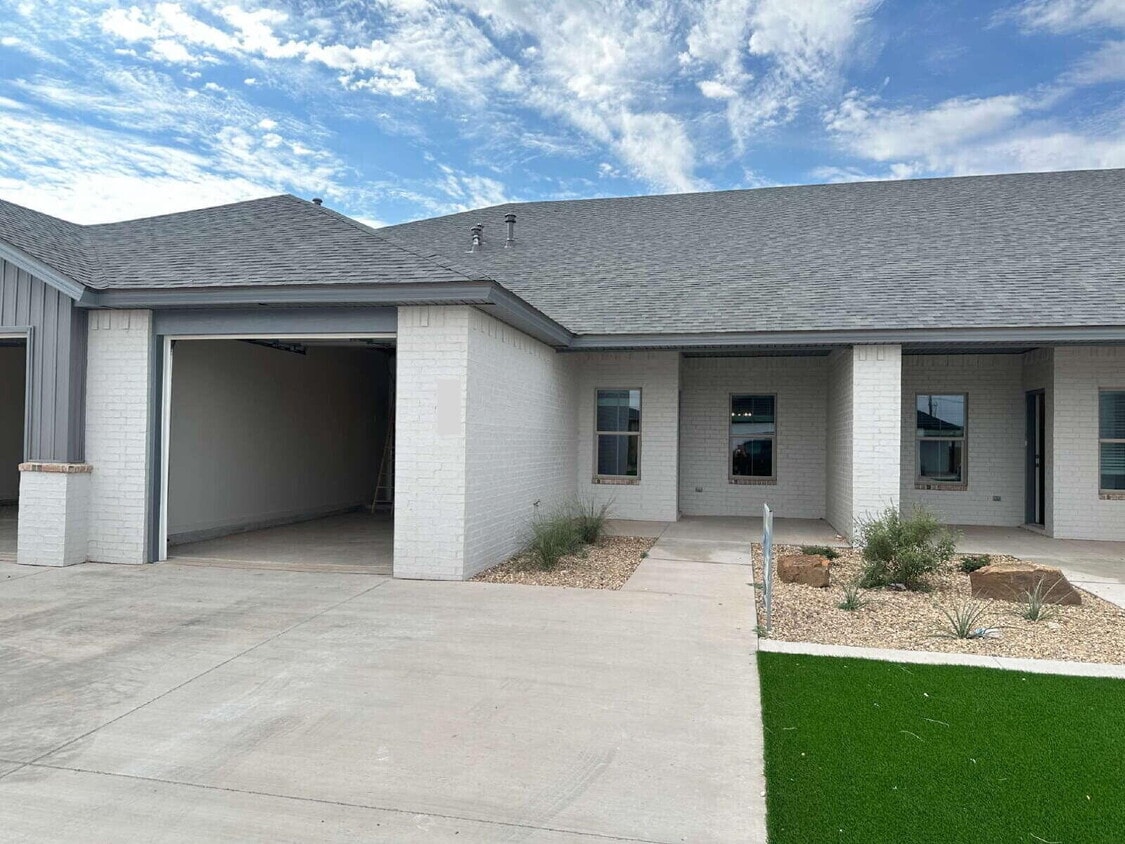 Foto principal - 7041 40th St