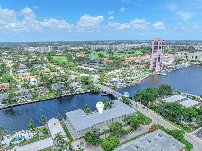 Building Photo - 1015 Spanish River Rd