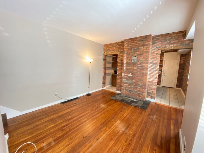 Building Photo - Hunter Ave 884-886 NCR