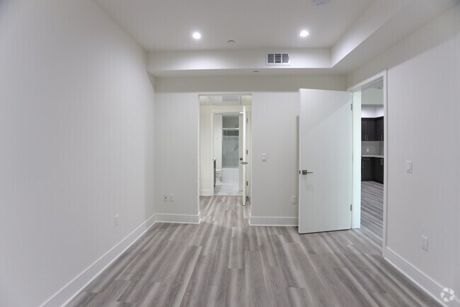 2BR, 2BA-1002 SF - The Luxe Residential