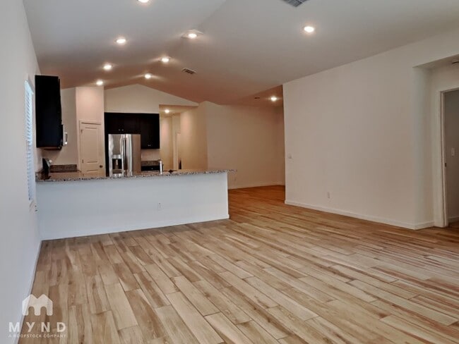 Foto del edificio - 7918 N 79th Ave