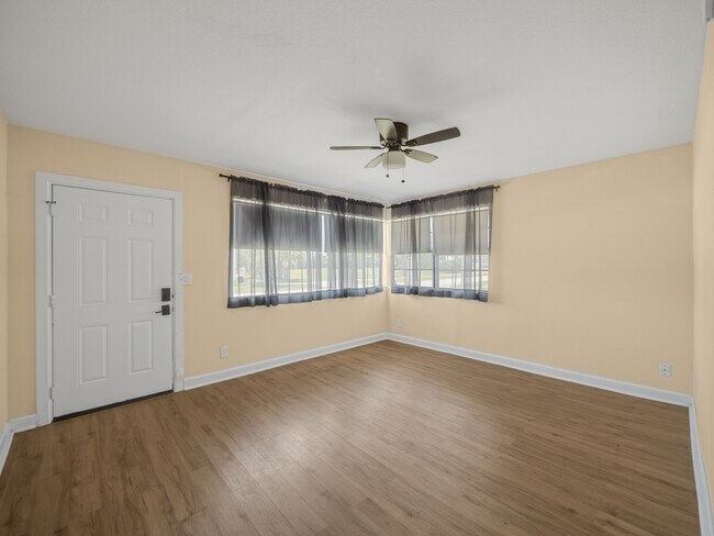 Building Photo - 360 Pelican Ave