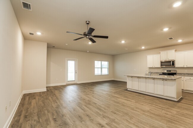Foto del edificio - 455 Eagle Lake Wy