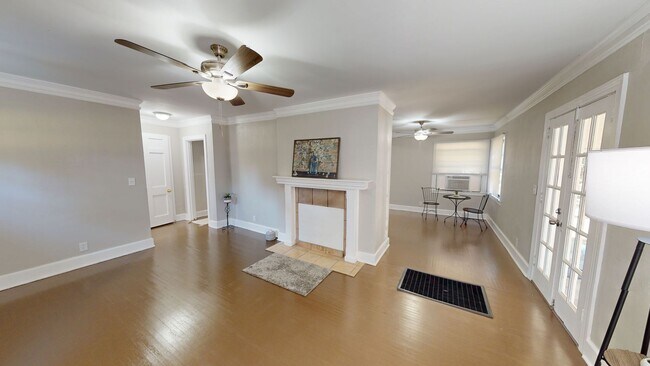 Foto del edificio - 2 acres in Millbrook w/ large screened in ...