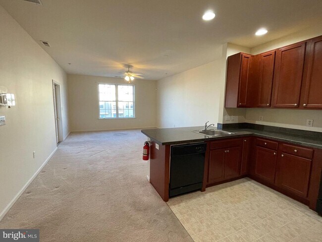 Building Photo - 425 Highland Ests
