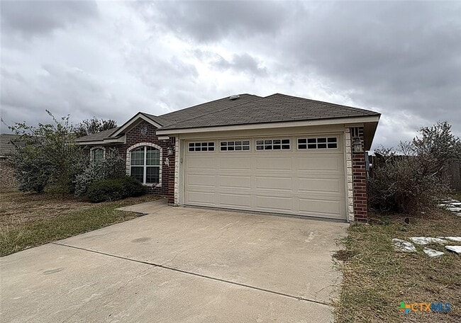 Building Photo - 2404 Griffin Dr