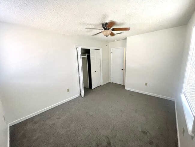 Building Photo - 203 Lindale St