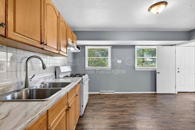 Building Photo - 409 Shepley Dr