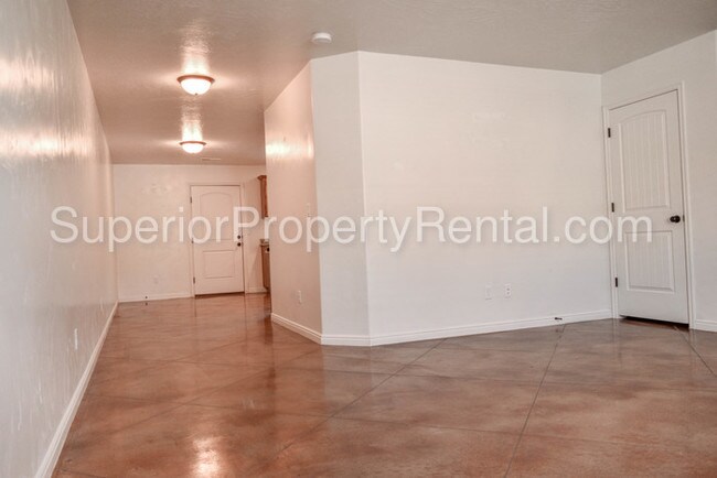 Building Photo - 2801 E 450 N