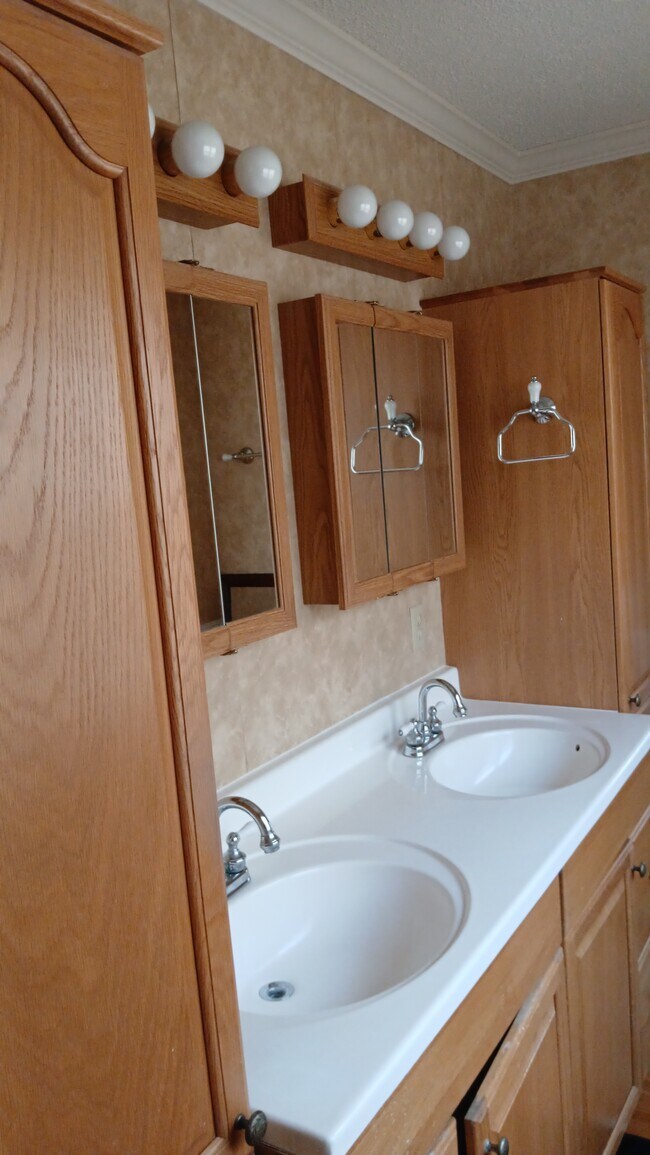 Foto del edificio - 4213 Pin Oak Rd